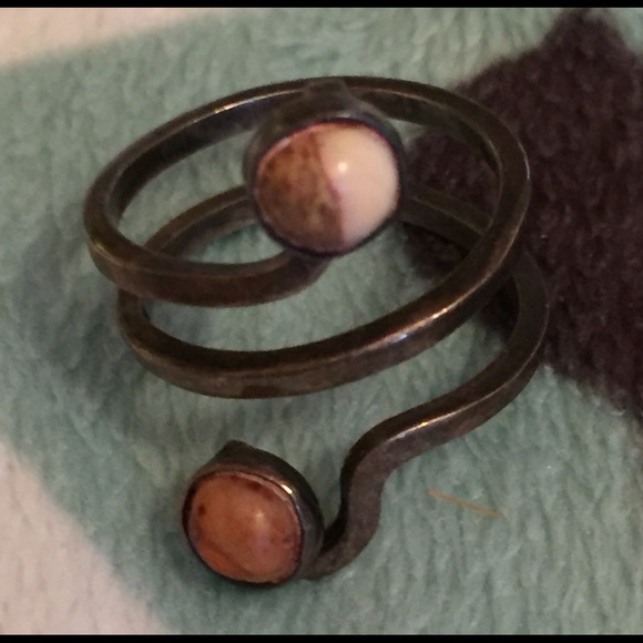 Vintage Silver Spiral Ring with 2 Gemstones - Picture 3 of 4